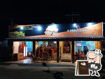 O exterior do Lanches Vem Q Tem