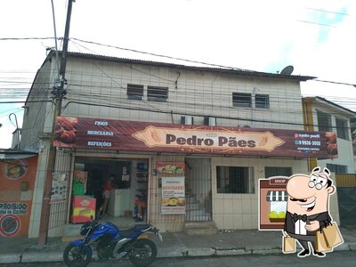 Veja imagens do exterior do Pedro Pães, Frios e Mercearia