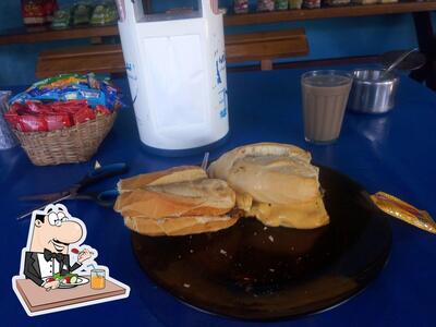 Comida em Barraca Azul