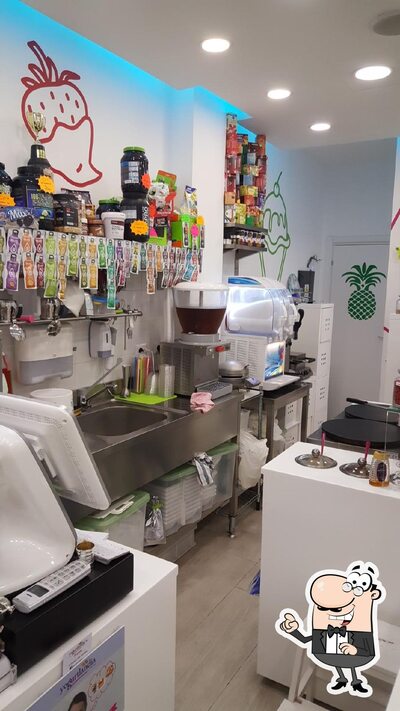 Dai un'occhiata agli interni di Yogurteria Roma