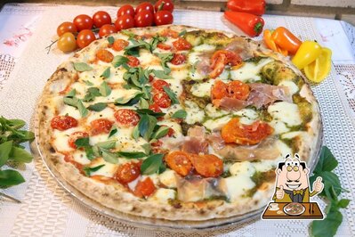 Escolha pizza no Pizzaria Nostra Pizza