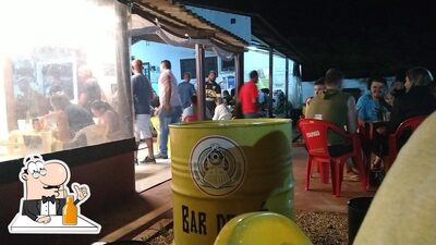 Zé Do Bar. fornece uma seleção de bebidas