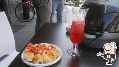 Dai un'occhiata agli interni di Bar Schön