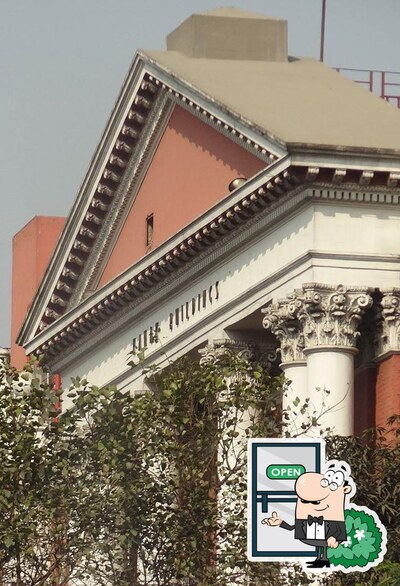 You can get some fresh air at the outside area of Royal Calcutta Bistro