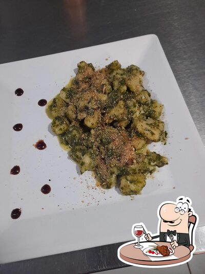 Escolha pratos de carne do menu