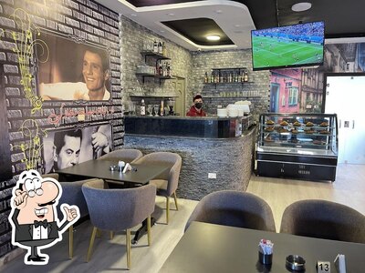 Découvrez l'intérieur de Reda’s Eatery
