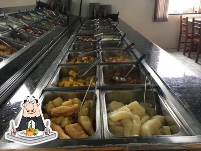 Comida em Restaurante Trevo