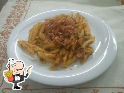 Assaggia le patatine fritte alla pizzeria Pizza Più di Eleonora e Daniele Alfonsine