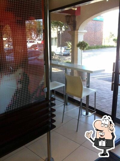 Installez-vous à l'une des tables de KFC