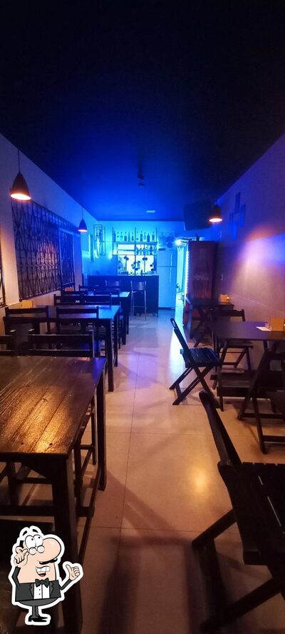 Veja imagens do interior do Estúdio F Music Drinks e Bar