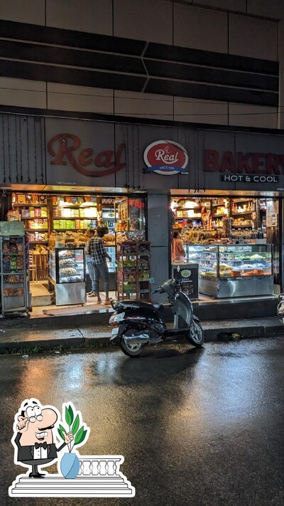 The exterior of Real Bakery