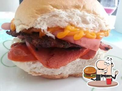 Delicie-se com um hambúrguer no Premier Delivery Gourmet