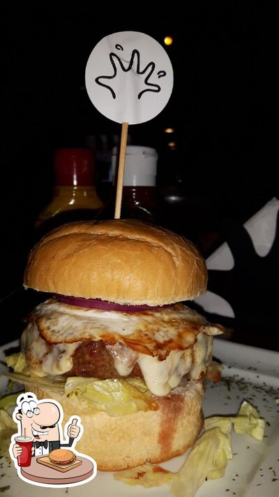 Delicie-se com um hambúrguer no Hand Gourmet