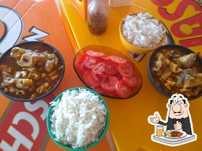 Platos en Marlon Bar