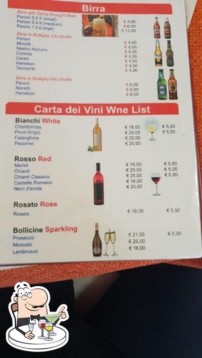 Bar Pizzeria Ristorante Ottaviano serve alcolici