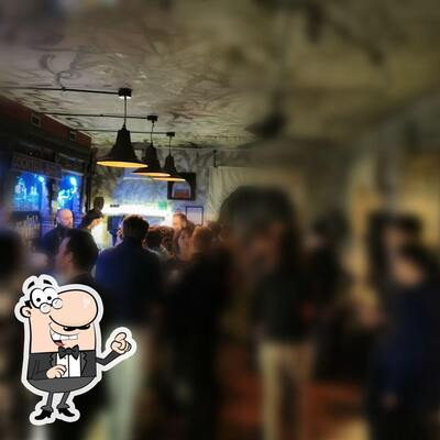 Siediti a un tavolo di Back at CountryClub
