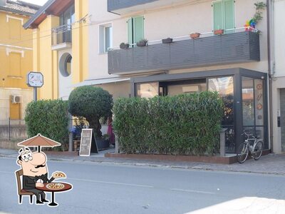 Gli esterni di Bar Cherry