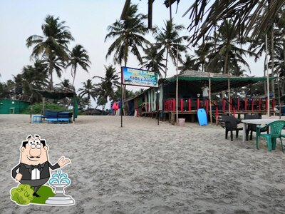 You can get some fresh air at the outside area of Eddies Place