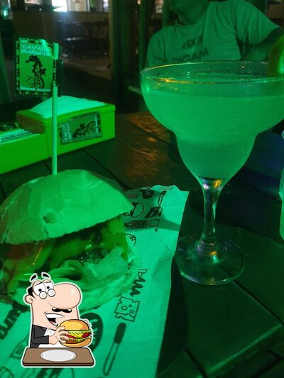 Delicie-se com um hambúrguer no Bar Cavalo Marinho