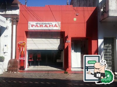 Descubra a área externa do Restaurante Paraná