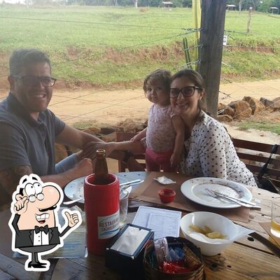 Veja imagens do interior do Restaurante Cachoeira do Escorrega / Camping