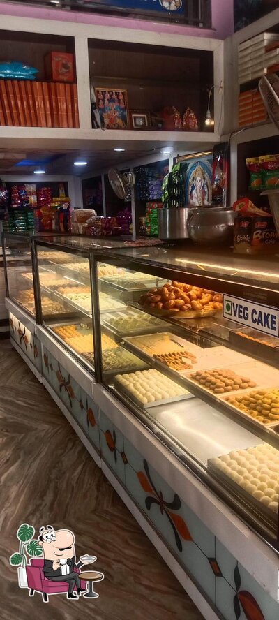 The interior of Fun N Food