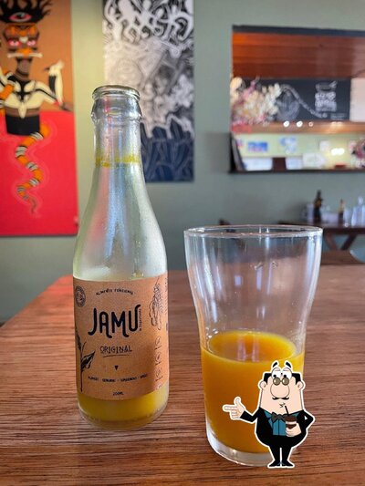 Desfrute de uma bebida no Arte Paradise Café