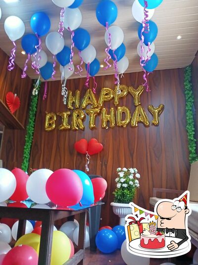 Enjoy a birthday at Cafe 2.0