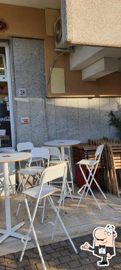 Dai un'occhiata agli interni di Taglio e cucina