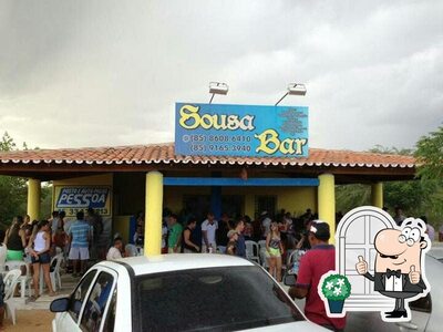 Veja imagens do exterior do Sousa Bar