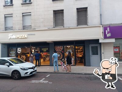 L'extérieur de Five Pizza Original - Poissy