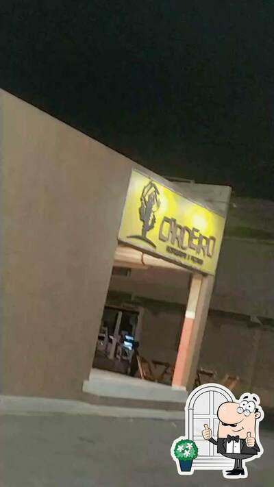 Desfrute da vista da área externa do Cardeiro Pizzaria e Restaurante