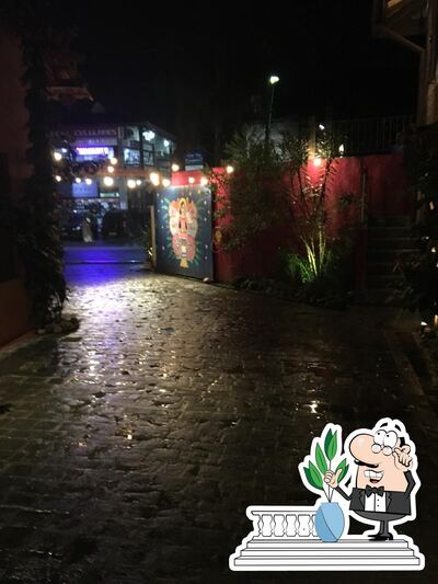 Você pode espairecer no exterior Frida Bar e Restaurante