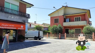 Puoi goderti l'aria fresca dal dehors di Panificio Fucili