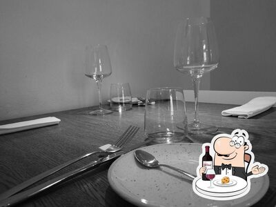 È gradevole prendersi un bicchiere di vino al ristorante Pi Greco