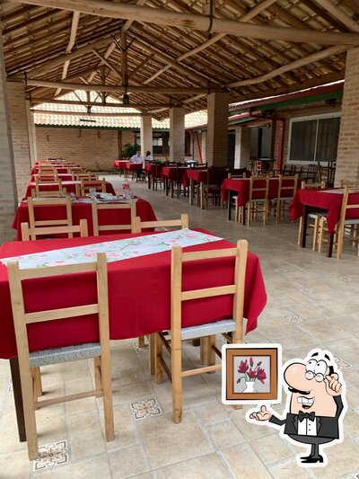 O interior do 8 Irmãos - Restaurante