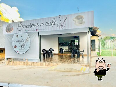 Venha provar diversos bebidas oferecidos no Empório & Café