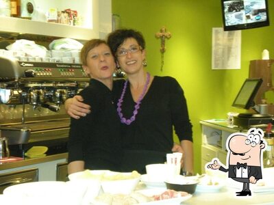 Siediti a un tavolo di Chicchera Caffè