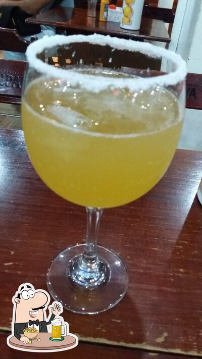 Vira Copos Bar fornece uma opção de cervejas