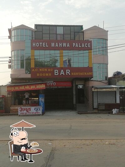 The outside part is an important feature of Biyar Bar
