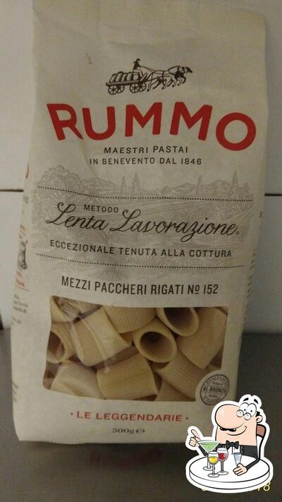 Dar Professore serve alcolici