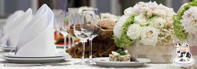 Ordina un bicchiere di vino al pub & bar Contis Banqueting e Catering