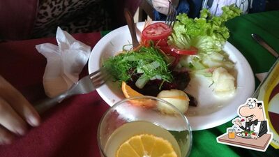 Comida em Restaurante Gomeral