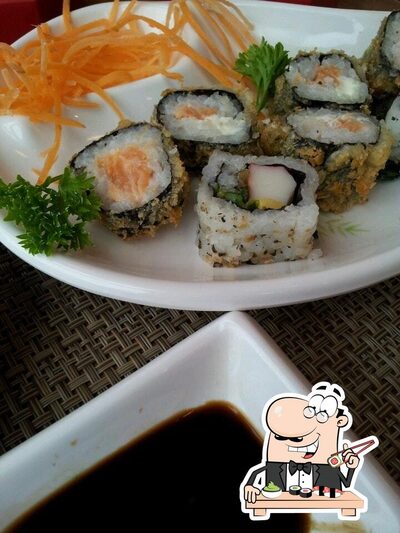 Presenteie-se com sushi no Japa Temaki
