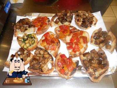 pane olio e arrosticini foto