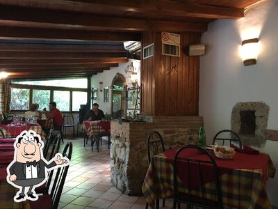 Siediti a un tavolo di LA MOLA