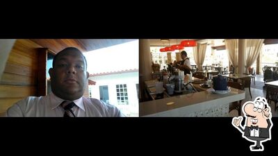 Sente em uma das mesas no Texas Steak House