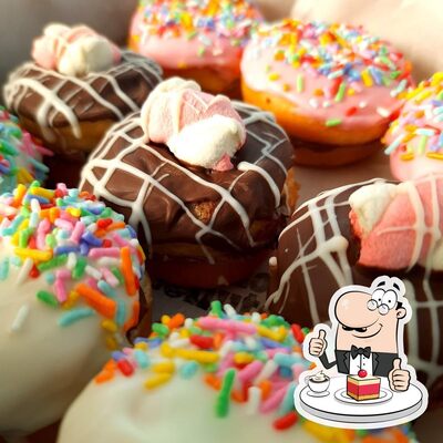 Não esqueça de experimentar uma sobremesa no Temos Donuts