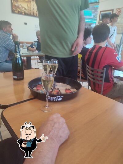 Puoi goderti un drink dal menu