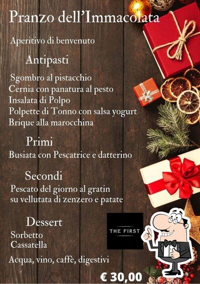 Goditi un drink al ristorante The First